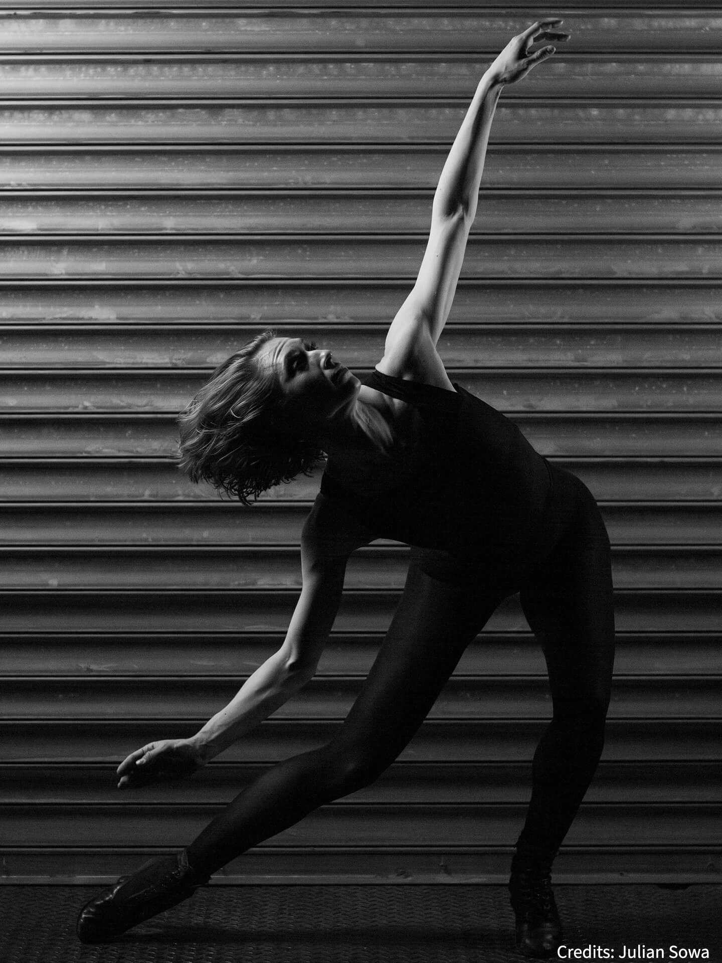 Dancer in Black and White - Julian Sowa