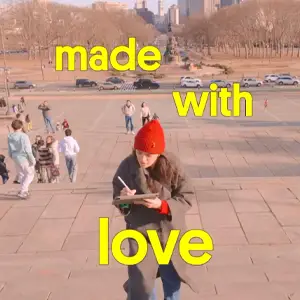 Woman in Philadelphia, drawing while walking